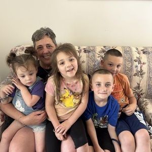 Meet your Posher, Holly